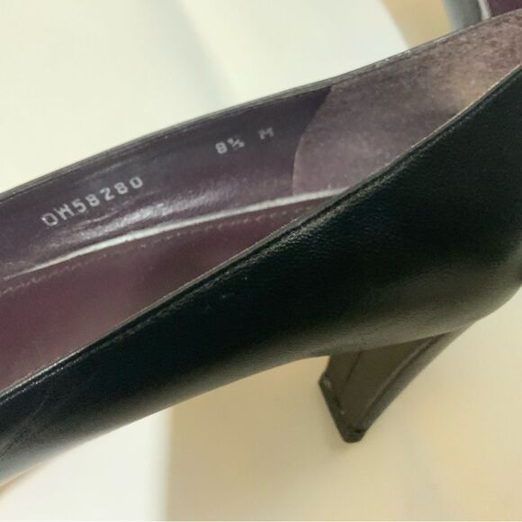 Stuart  Weitzman shoes size 8.5 heels  2.5”leather sole made in Spain - Picture 7 of 8